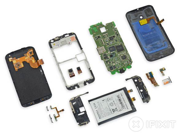 Ремонтопригодность смартфона Motorola Moto X оценена в семь баллов из десяти