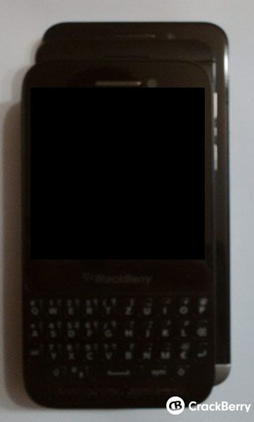 Конфигурация смартфона BlackBerry Z30 включает двухъядерный процессор и 2 ГБ оперативной памяти
