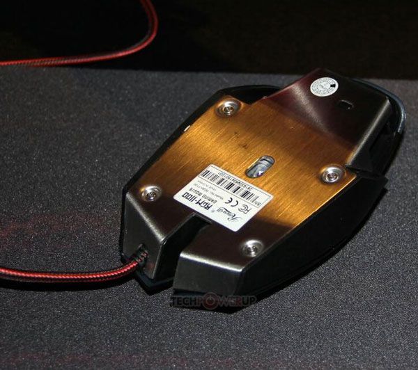 В мыши Rosewill RGM-1100 используется лазерный датчик разрешением 8200 точек на дюйм