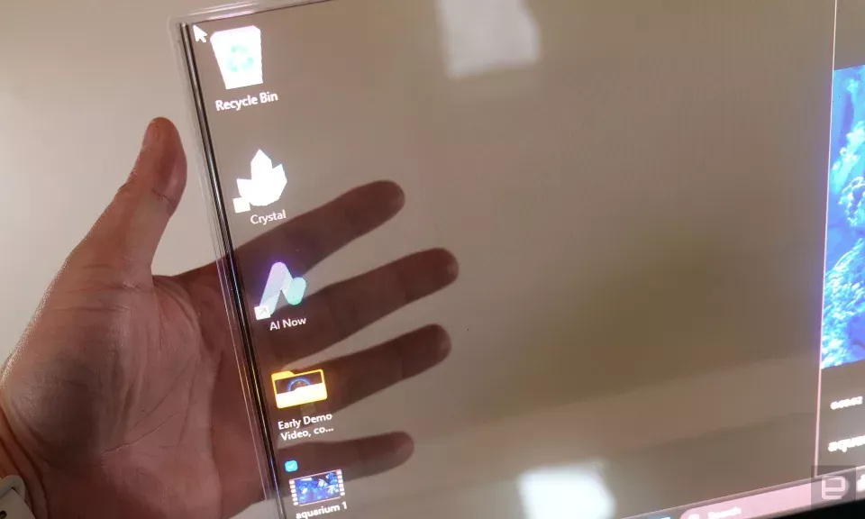 Lenovo показывает прозрачный ноутбук